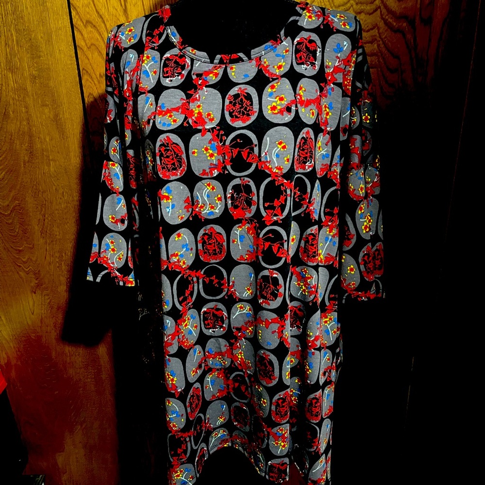 Lularoe shirt